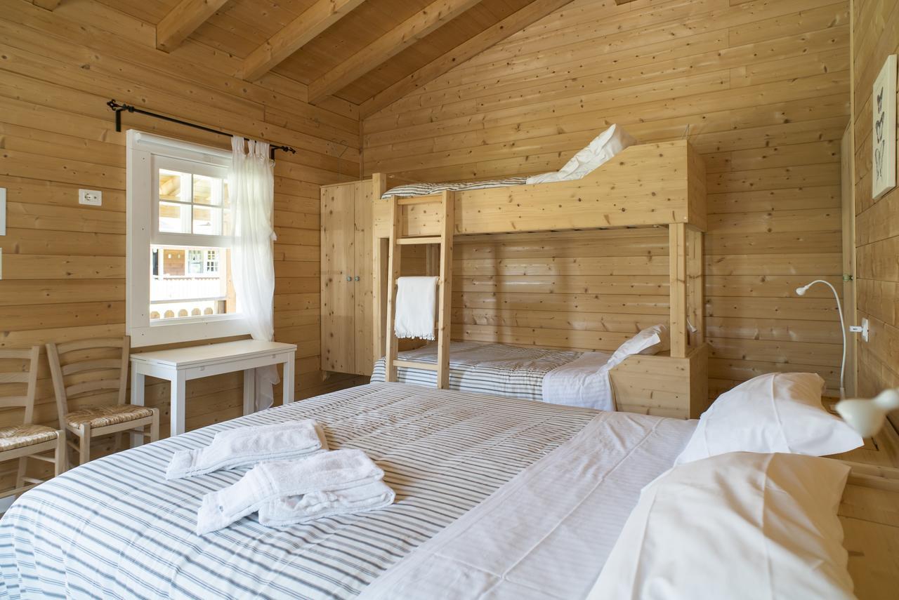 Evolution Camp Hotel SantʼIppolito Eksteriør billede